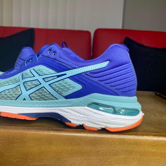 ASICS GT-2000 6 Women's Running Shoe - Picture 3 of 8